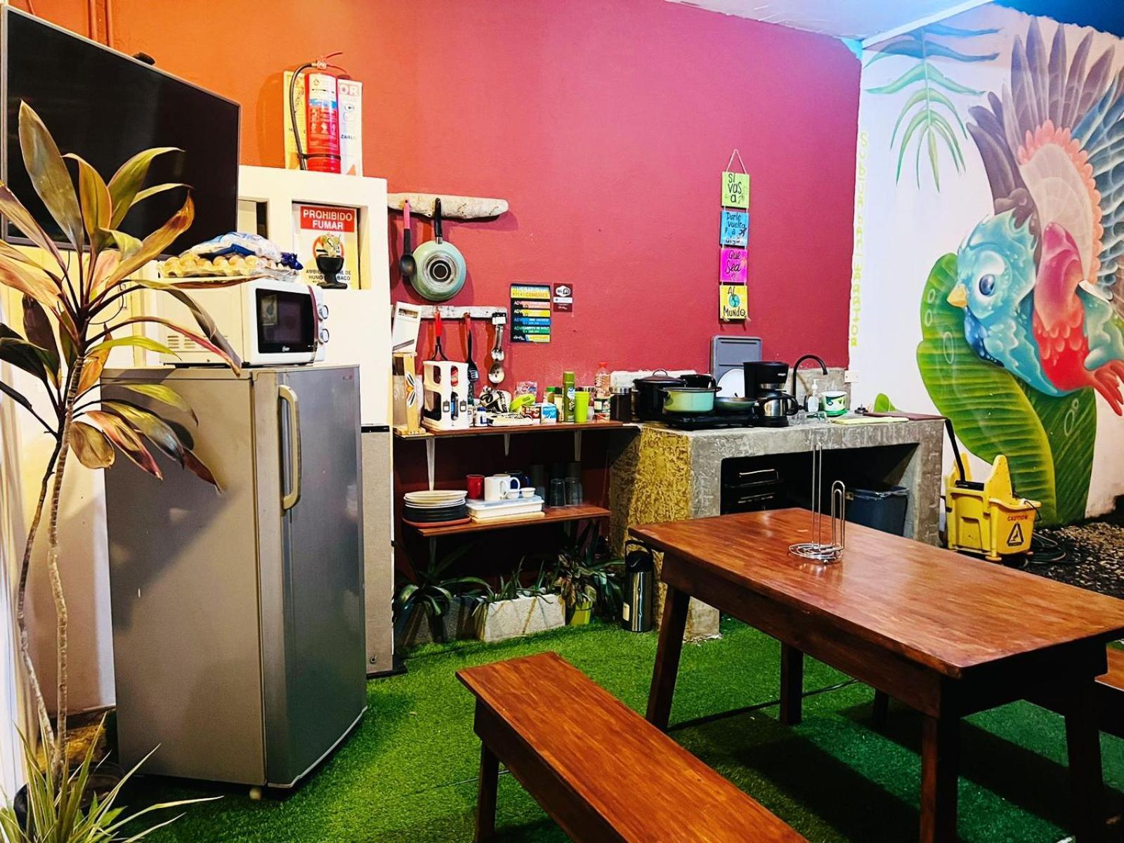 Hotel Adventure Lodge Jaco Luaran gambar